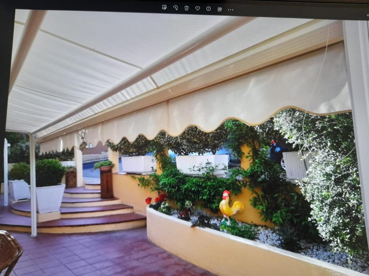 Le Camere Sul Porto Palau Bagian luar foto