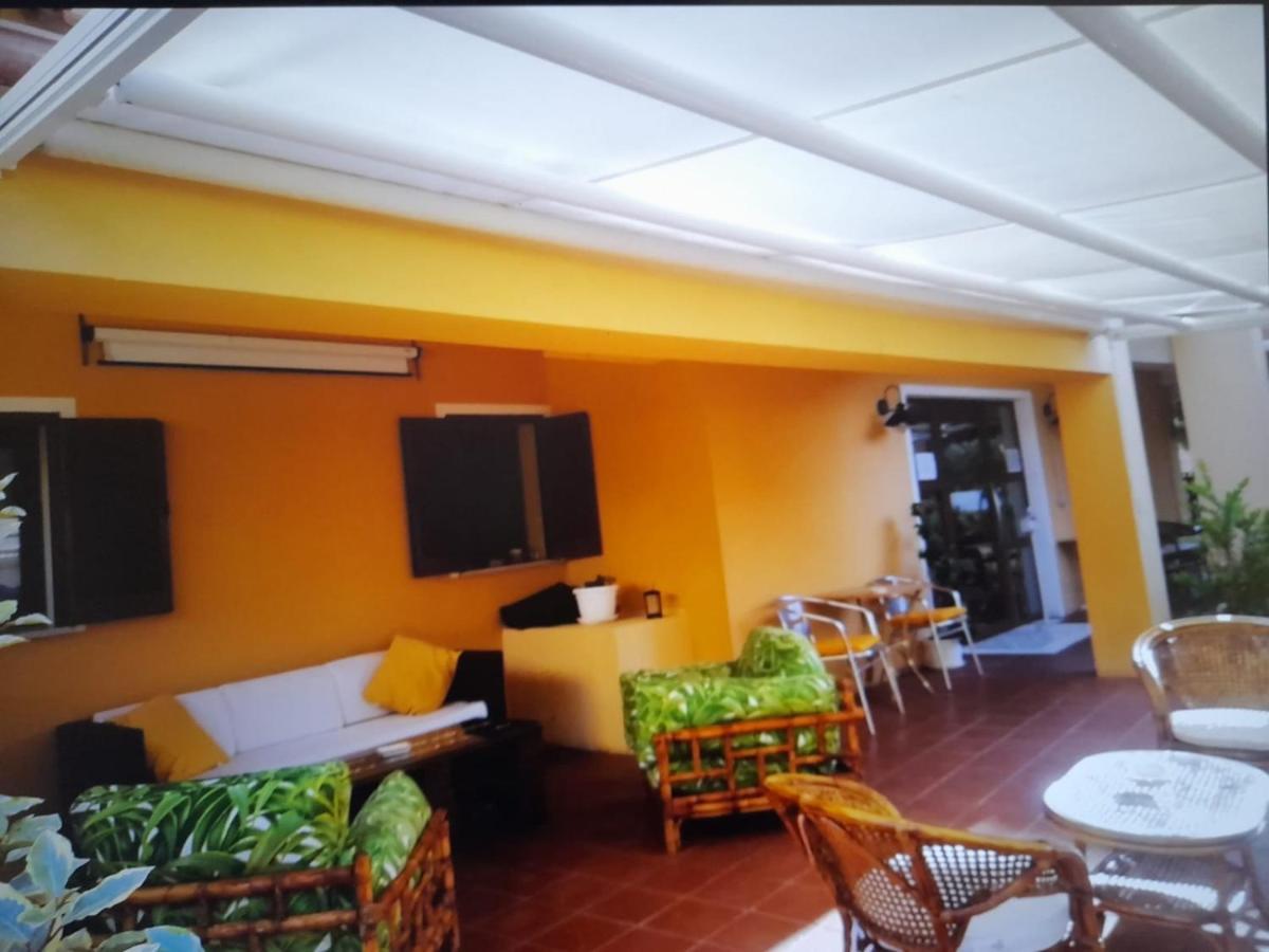 Le Camere Sul Porto Palau Bagian luar foto
